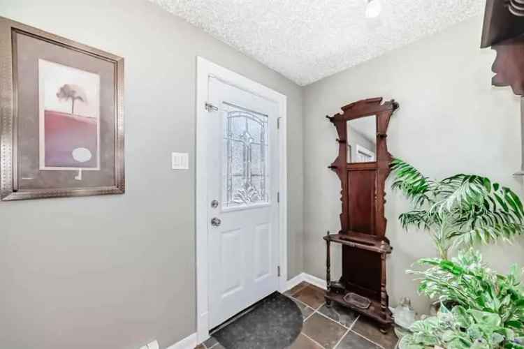 House For Sale in Edmonton, Alberta