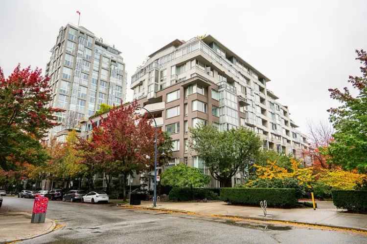 309 1288 MARINASIDE Crescent in Vancouver: Yaletown Condo for sale in “Crestmark” (Vancouver West)  : MLS®# R2949628