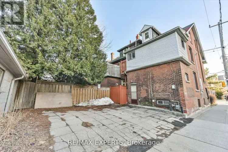 Legal Triplex in Annex: 3 Units, High Rental Income Potential
