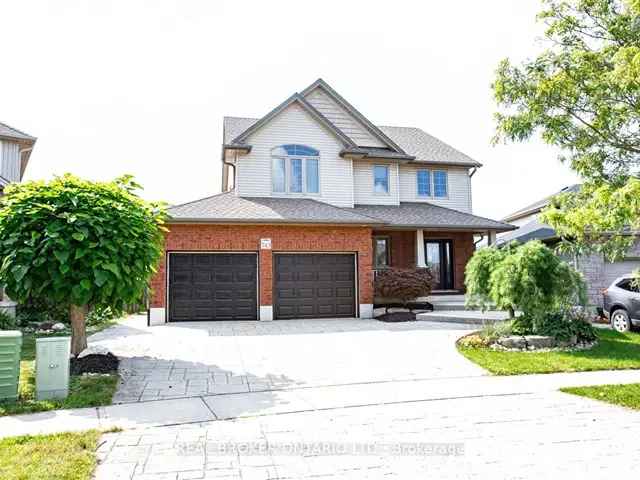 3 Bedroom 4 Bathroom Family Home with Pool and Finished Basement