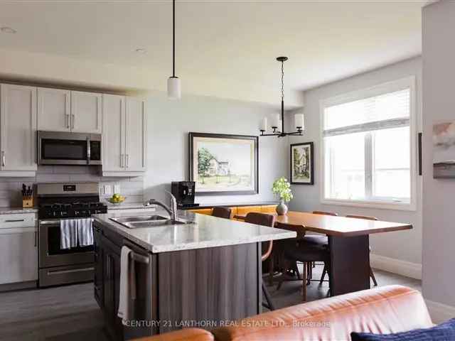 Charming Home Picton ON Modern Kitchen Ensuite 2 Car Garage