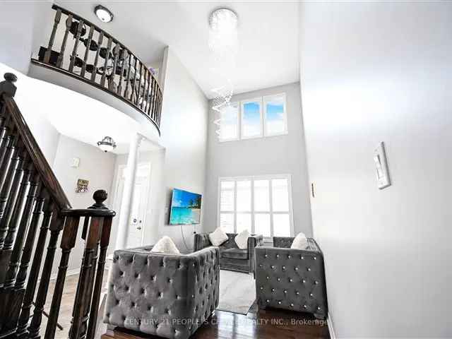 Prestigious 3 Bed 3 Bath Detached Home For Rent