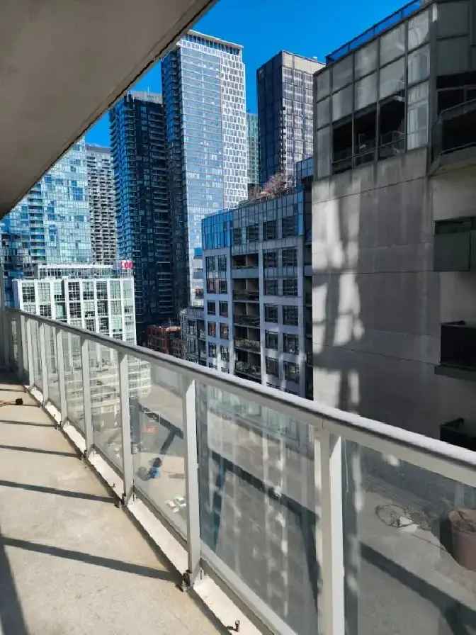 Cozy 1 Bedroom Condo Near Entertainment District