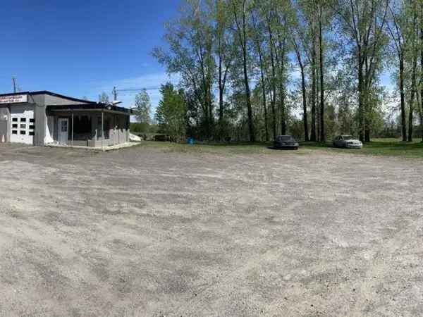 Commercial Building Office for Sale Laurentides QU977