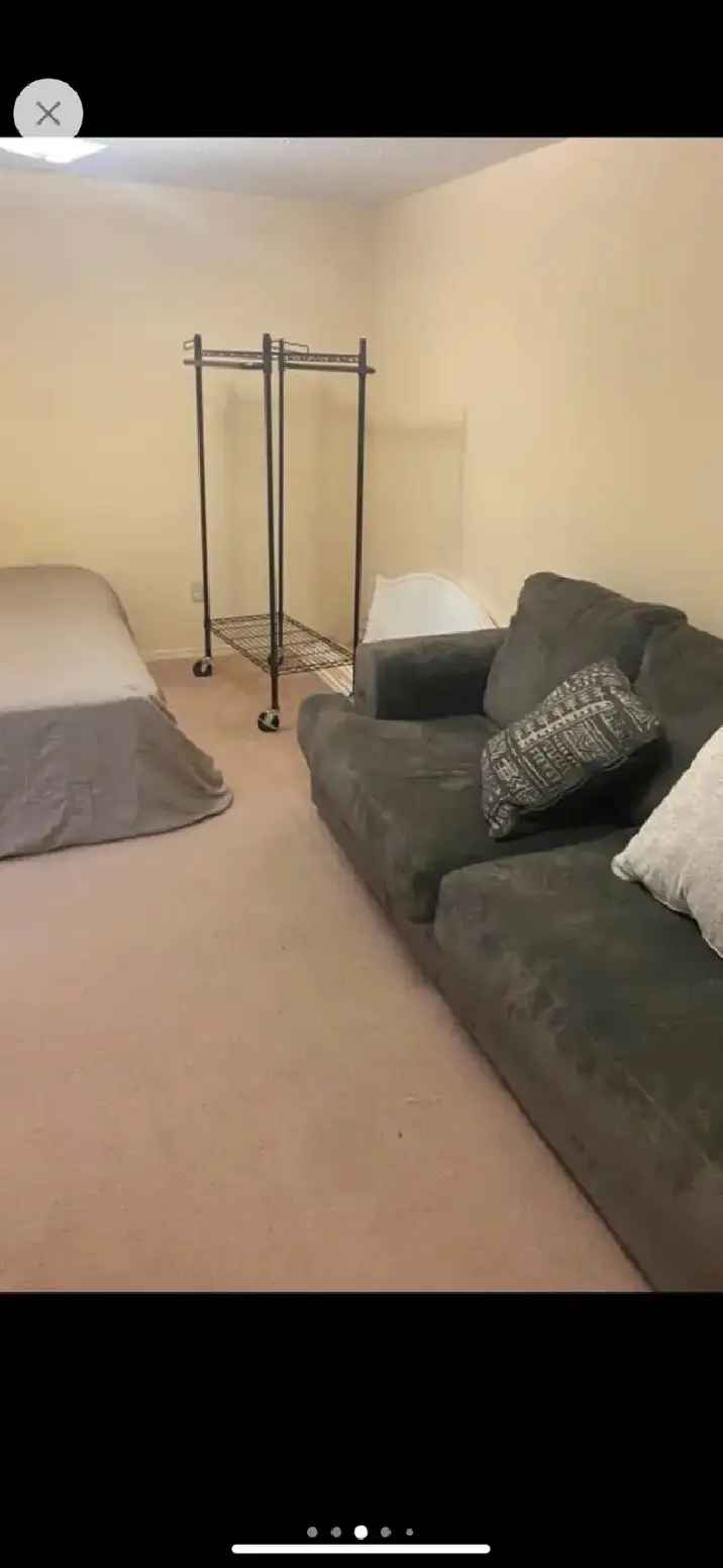 Beautiful Room for Rent Don Mills Steeles