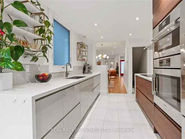 Victorian Home King West 3 1 Bedrooms Private Yard