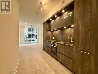 1 room apartment of 308 m² in Toronto