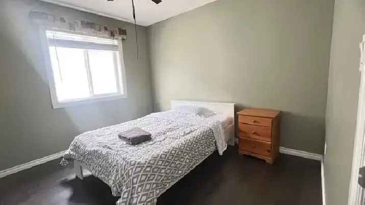 Room for Rent in Northside Edmonton with Private Bathroom and Utilities Included