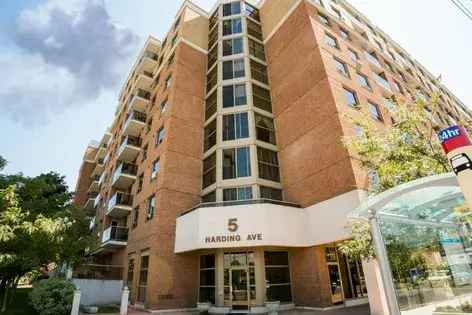 1 Bedroom 354m² Toronto Apartment - Upscale Amenities