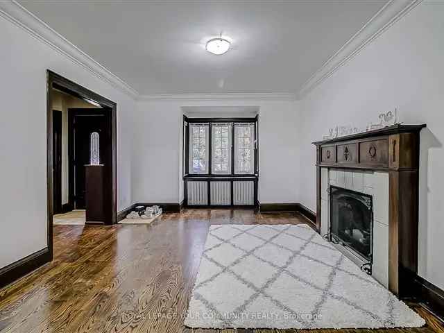 House For Sale in Toronto, Ontario