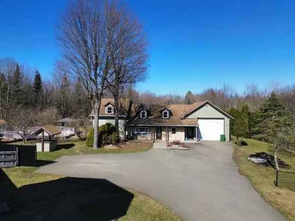 6 Bedroom House for Sale Laurentides