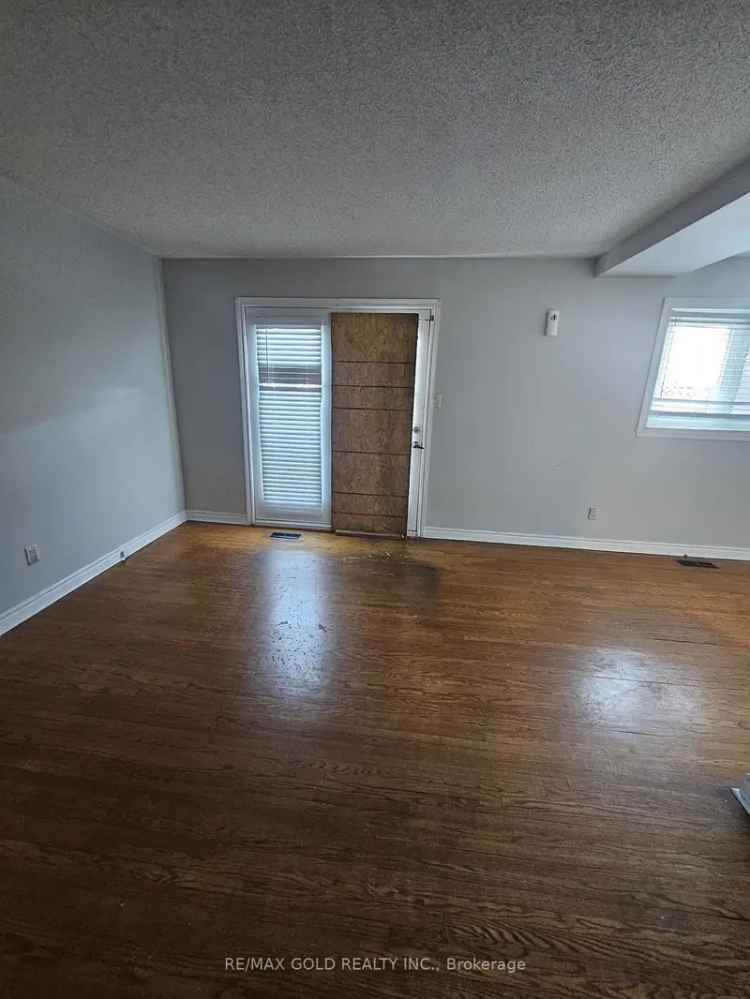 3 Br Townhouse in Peel Village For First Time Home Buyers