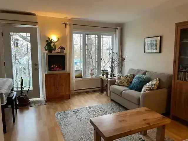 11 Rue Harvey Apartment in Gatineau