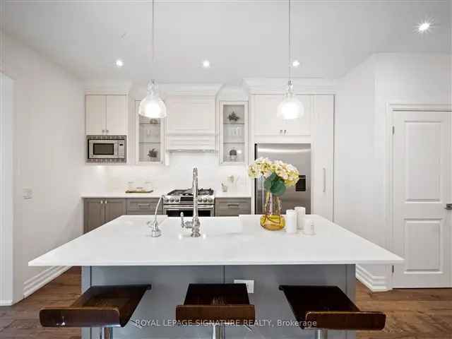 House For Sale in Toronto, Ontario