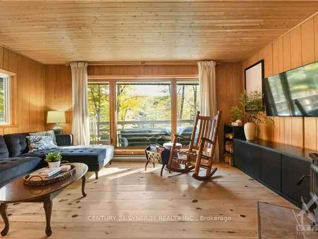 Madawaska River Cottage - Modern Kitchen - Family Getaway