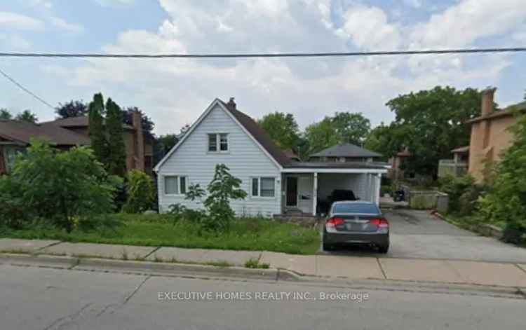 House For Sale in Pickering, Ontario