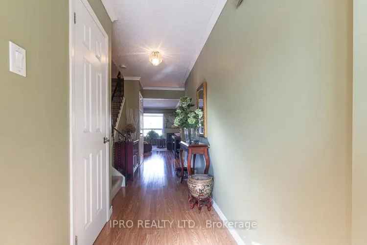 Buy townhouse in Mississauga with 3 bedrooms and finished basement