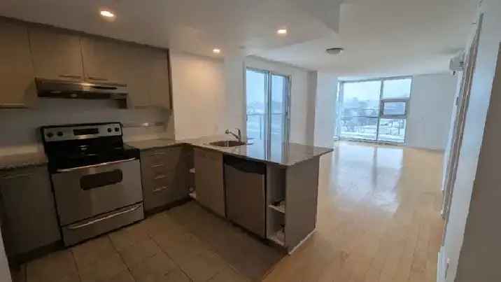 Rent 1 Bed Apartment in Ahuntsic-Cartierville with Rooftop Terrace