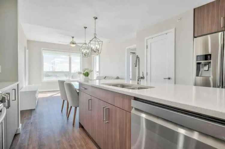 Vivace West Top Floor Corner Unit 2 Beds 2 Balconies City Views
