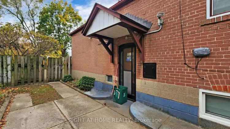 House For Sale in Toronto, Ontario