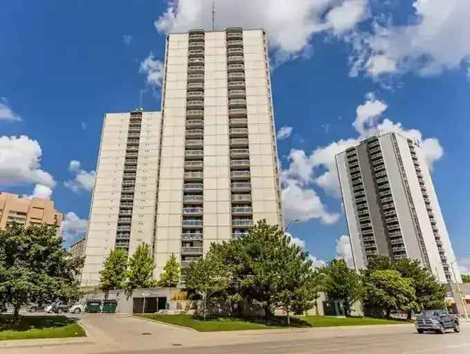Downtown London Condo 2 Bed 2 Bath 1000 sq ft