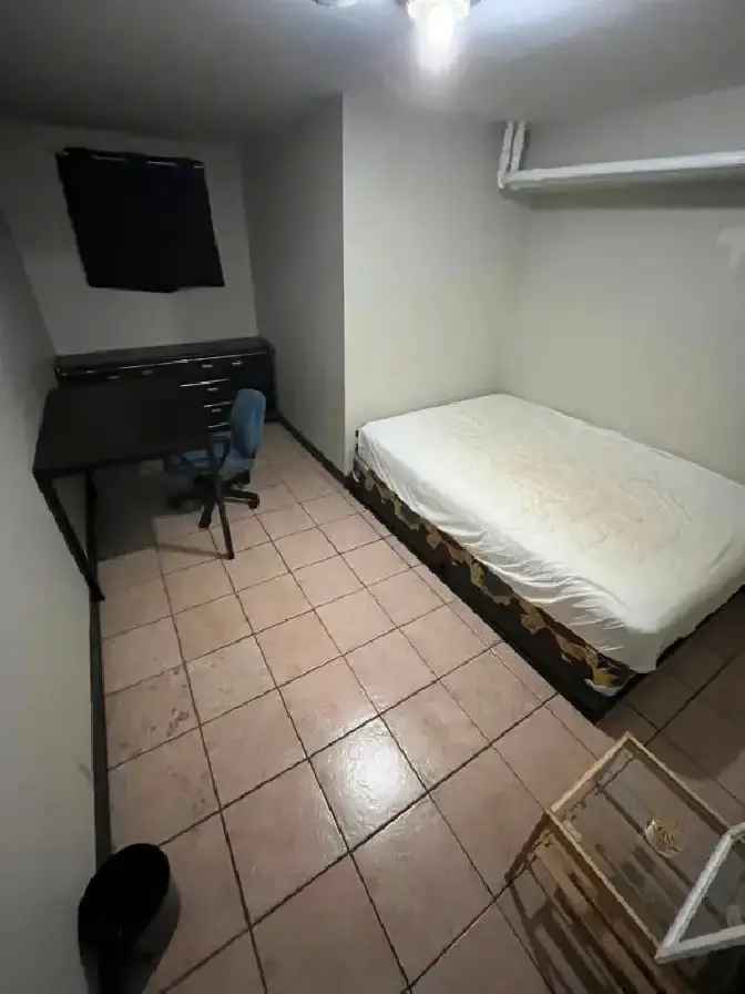 1 Private Room for Rent