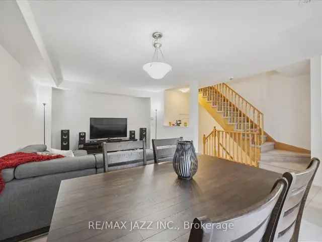 Freehold 2 Bedroom Townhome in Oshawa No Condo Fees