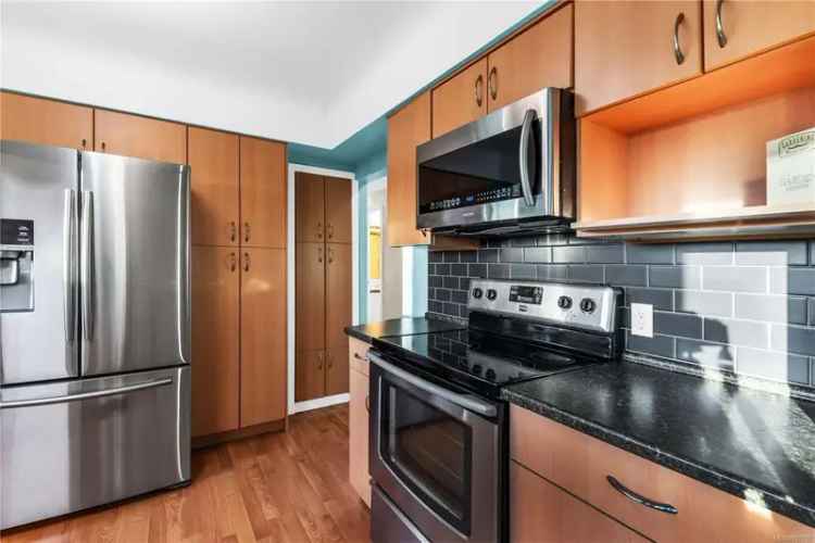 Updated 4-Bed 3-Bath Home in Gordon Head Near Parks and Schools