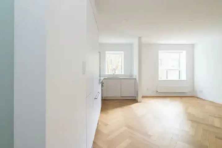 Renovated 2-Bedroom Apartment Downtown East Toronto