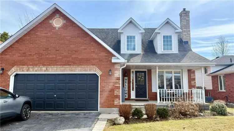 Simcoe Family Home: 3 Beds, Renovated Bath, Double Garage