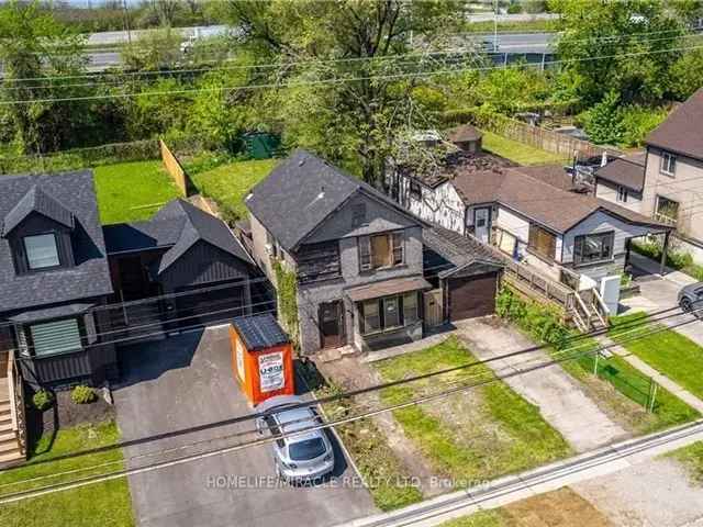 House on Sandy Beach in HamiltonBurlington