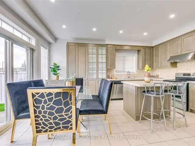 House For Sale in Hamilton, Ontario