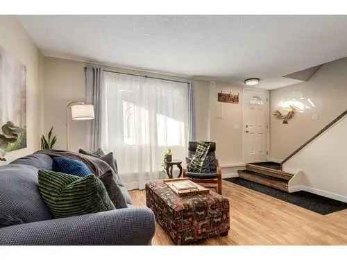 Townhouse For Sale In Glenbrook, Calgary, Alberta