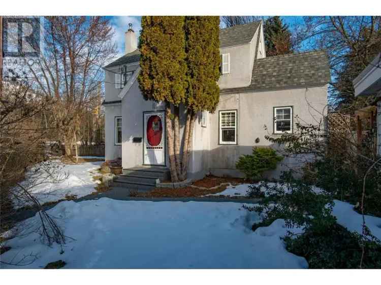 Beautiful Character Home in Warfield Family Friendly Updated Interior