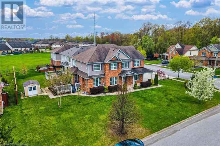 5-Bedroom 4-Bathroom Family Home in Niagara Falls