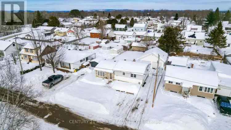 3 Bedroom Family Home Near Algonquin Trail