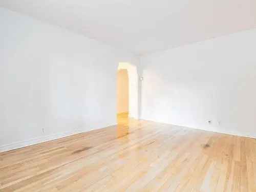 Triplex for Sale in Cote-des-Neiges Montreal