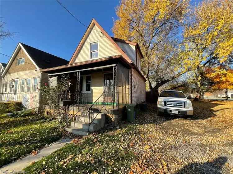 House For Sale in 31, McKinstry Street, Hamilton, Ontario