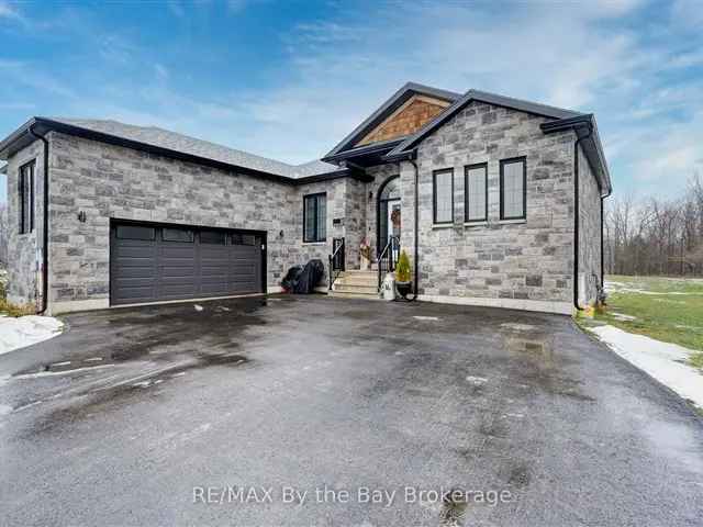 1512 sq ft Modern Home in Wasaga Sands Estates