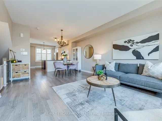 3-Bedroom Home in Dundas & Postridge