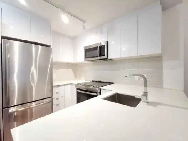 Montreal DT 3  1/2  Condo Built 2019 on 14 floor 430sf for sale