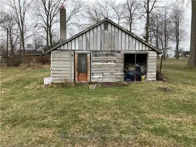 Beautiful Building Lot Near Park and 401