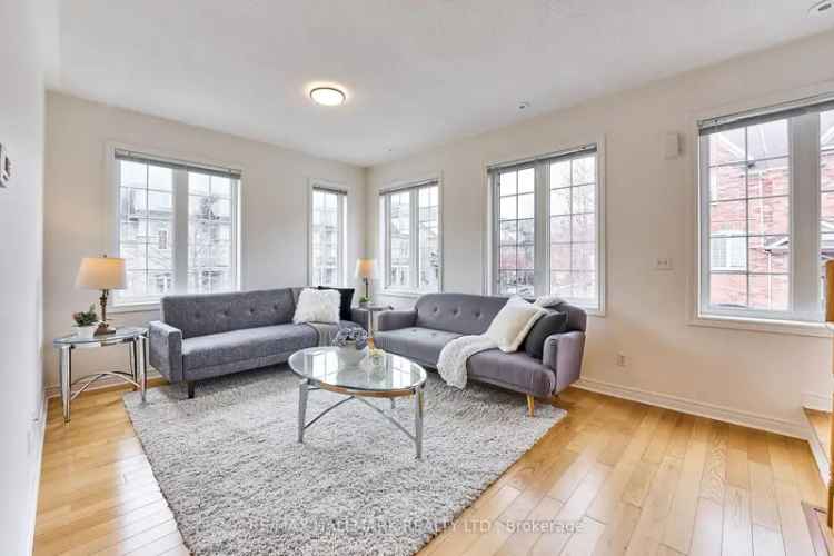 3-Bedroom Townhome near Ted Reeve Arena Upper Beach