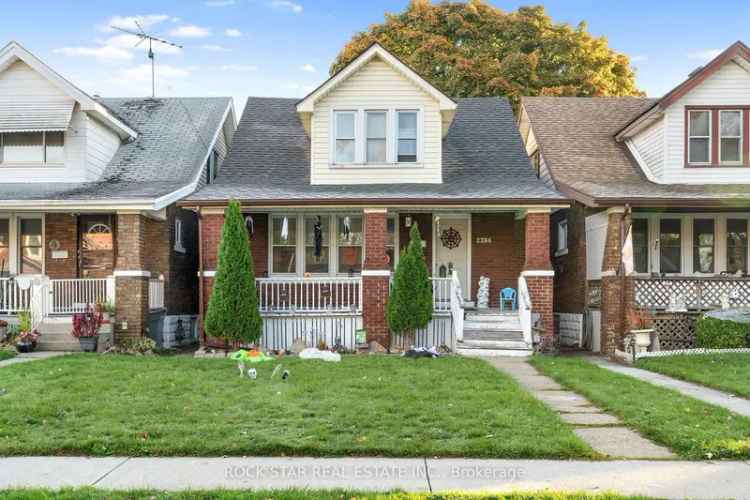 House For Sale in Windsor, Ontario