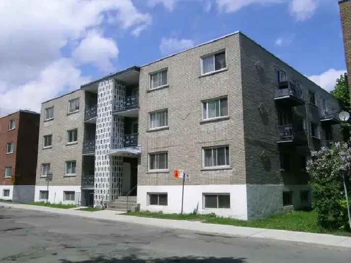 NDG (Loyola) - 1½ eau chaude   chauffage inclus DISPONIBLE