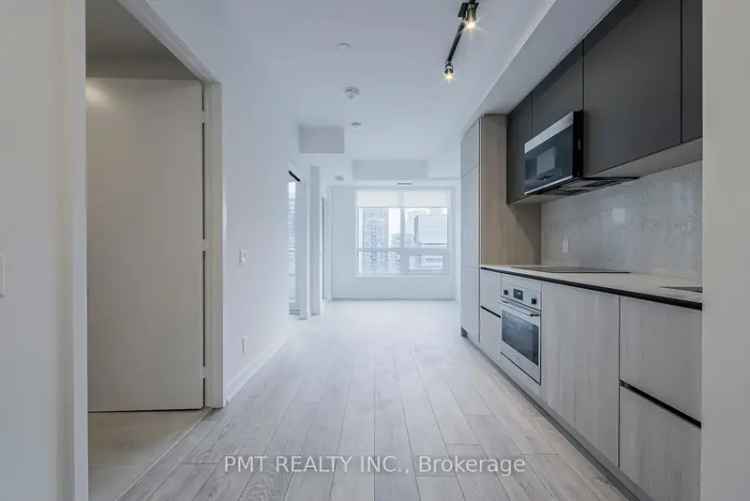 Rent One Bedroom Condo in Downtown Toronto with Stunning City Views