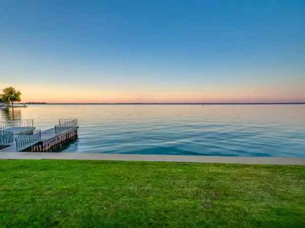 Lakefront Home 3 Bedrooms Panoramic Views Non Flood Zone