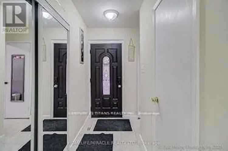 Buy townhouse in exceptional location with 3 bedrooms and 2.5 baths