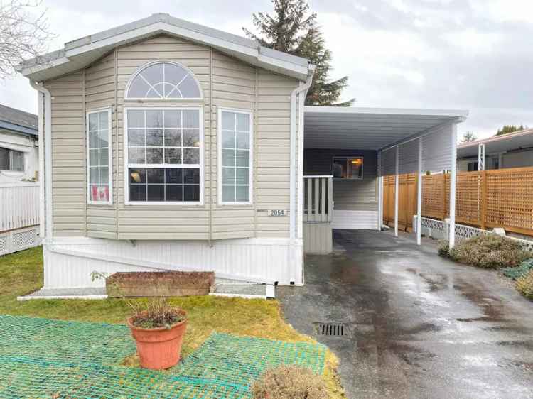 2054 CUMBRIA Drive in Surrey: King George Corridor Manufactured Home for sale (South Surrey White Rock)  : MLS®# R2961129