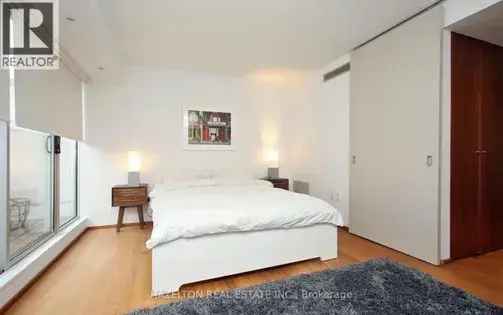 2 rooms apartment of 167 m² in Toronto